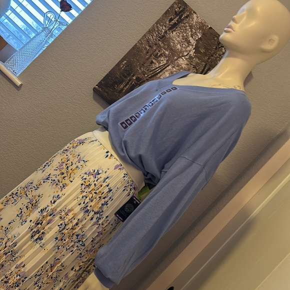 GAP English Manor V-Neck Knit - Picture 12 of 16